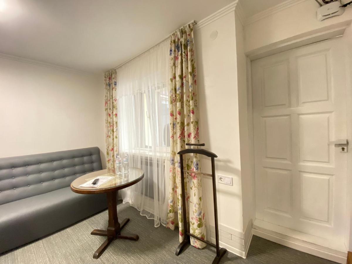 Саквояж Вокзал Bed & Breakfast Lviv Dış mekan fotoğraf