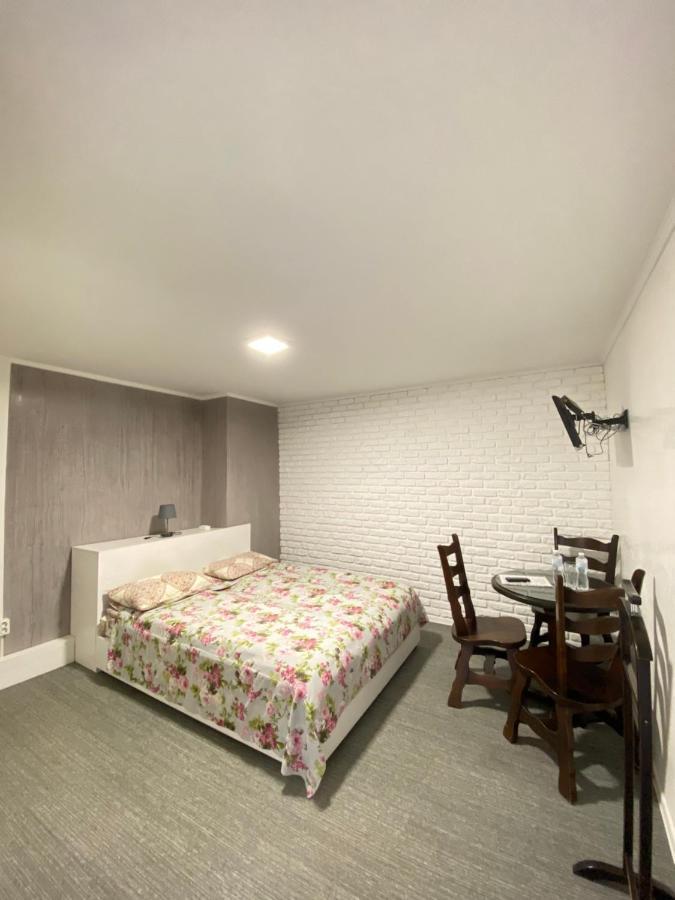 Саквояж Вокзал Bed & Breakfast Lviv Dış mekan fotoğraf